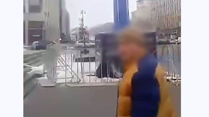 Чоловік осквернив велику ханукію в центрі Києва. Його затримала поліція