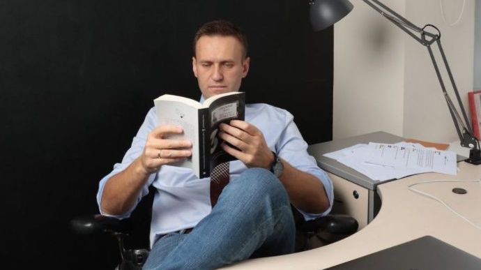 Навальному у в’язниці РФ поміняли причину пильного контролю