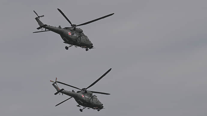 Польша перебросила ударные вертолеты к границе с Беларусью