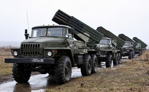 Розвідка: РФ перекинула на Донбас Гради, БМП і боєприпаси