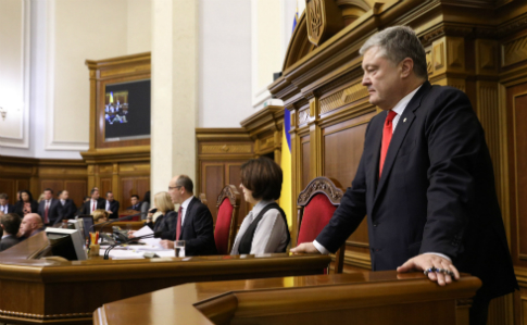 Военное положение не ограничит права украинцев, — Порошенко