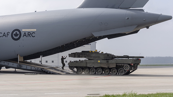 Все обещанные Канадой танки Leopard 2 для Украины прибыли в Польшу
