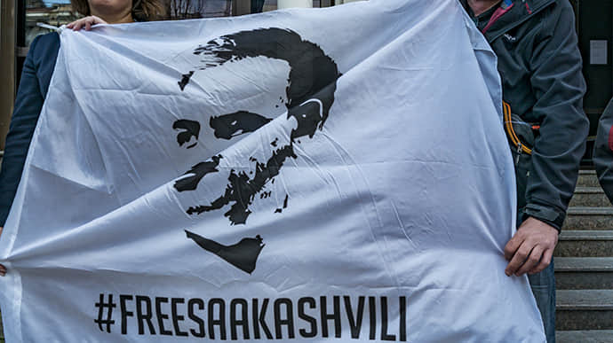 Саакашвили через соратников начинает предвыборную кампанию в Грузии