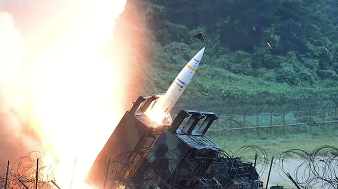 Було вирішено ще до візиту Зеленського – ЗМІ про деталі надання ракет ATACMS