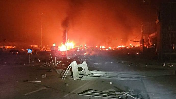 У Подільському районі Києва пролунали вибухи, четверо загиблих