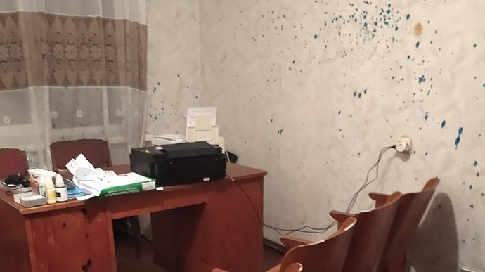 На Херсонщине облили зеленкой кандидатов от ОПЗЖ и украли ноутбук