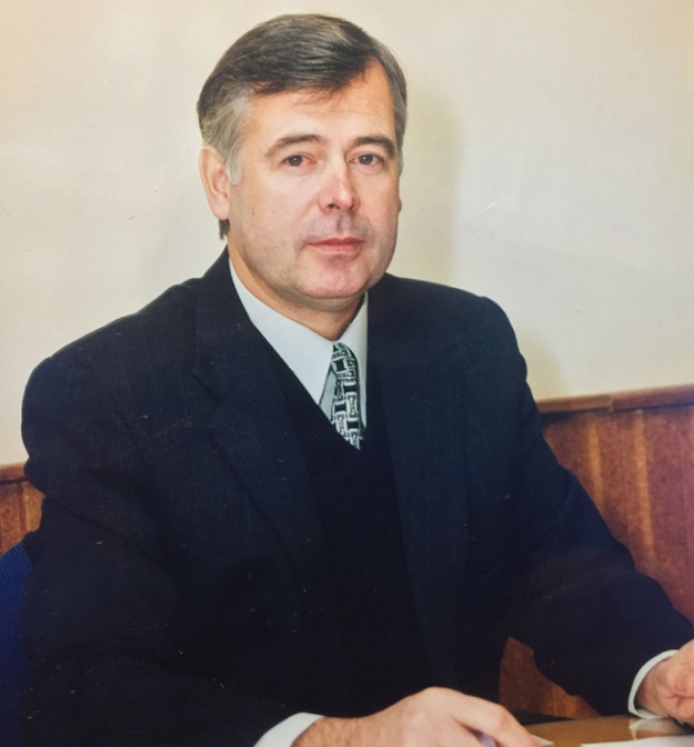 Юрій Симоненко в рбочому кабінеті. Ще проректор НАУ з фінансових питань.2007 рік