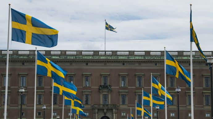 Швеция предоставит Украине помощь на 270 млн евро: боеприпасы, грузовики, оборудование