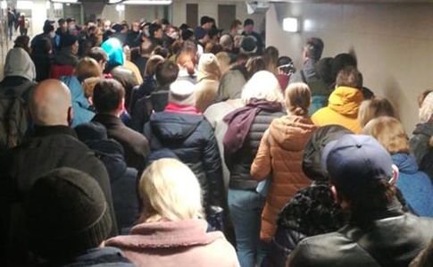 Москва за перепустками: в метро утворилися черги через перевірки