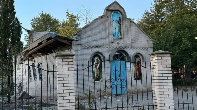 Russians strike residential area in Zaporizhzhia, two civilians killed