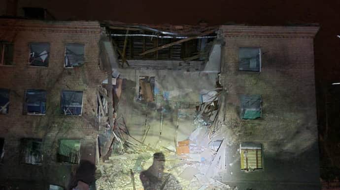 Удар РФ по Харькову: есть погибшие, ранены дети, горит газопровод, разрушена школа