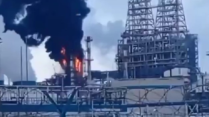 Oil refinery catches fire in Nizhny Novgorod, Russia