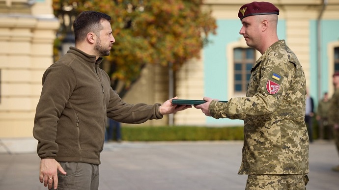Зеленський відзначив державними нагородами ще понад 400 військових