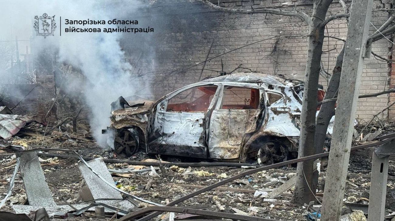 Russia attacks civilian targets in Zaporizhzhia Oblast, killing woman and injuring others