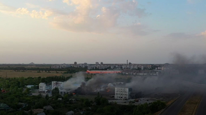  Blasts rock Russian-occupied Donetsk: detonations at Russian ammunition storage site 