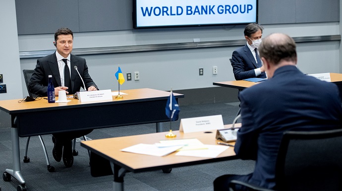Зеленський обговорив із главою Світового банку земельну реформу