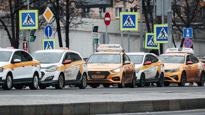 Держдума РФ зобов'язала таксі передавати дані в ФСБ