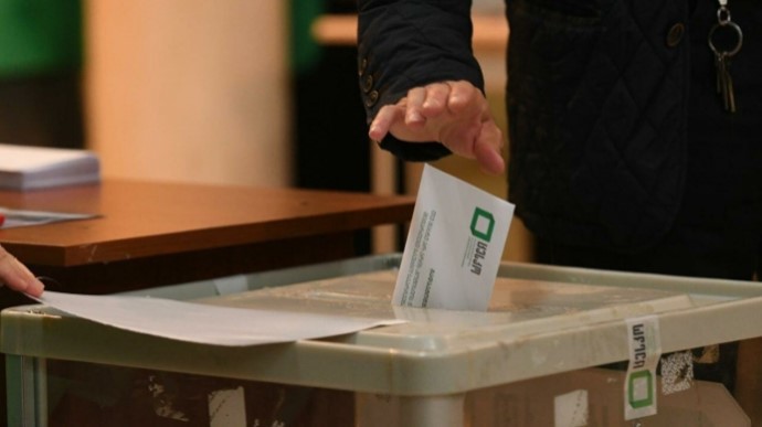 Перші результати виборів у Грузії: лідирують опоненти Саакашвілі