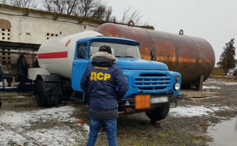Днепропетровские мошенники придумали ноу-хау: бытовым газом заправляли машины