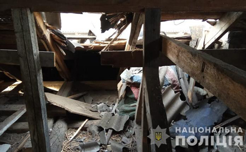 Боевики обстреляли Золотое-4, повреждены дома