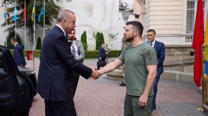 Zelenskyy and Erdogan discuss grain, defence industry and Russian terrorism at ZNPP