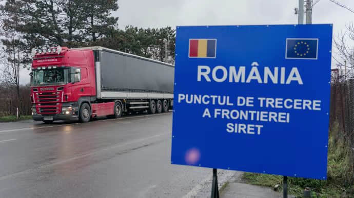 Blockade of lorry traffic at border with Ukraine stopped in Romania