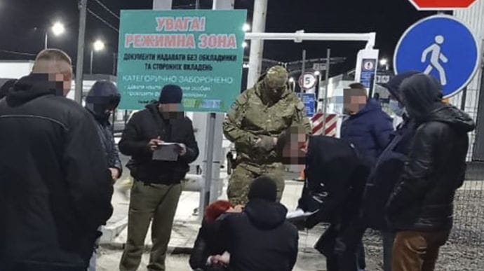 В Херсонской области фальсифицировали ПЦР-тесты для тех, кто едет в Крым и из него
