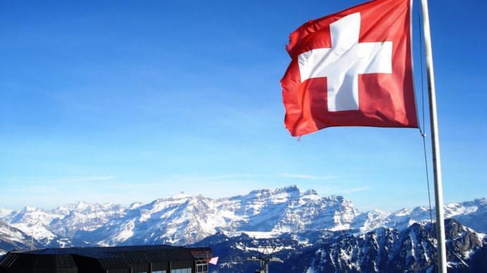 Швейцария сняла ограничения на въезд путешественников из Украины