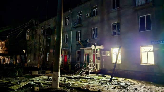 Наслідки удару по Харкову: зросла кількість загиблих, є поранені