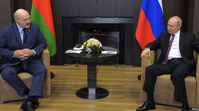 Лукашенко полетів на зустріч з Путіним