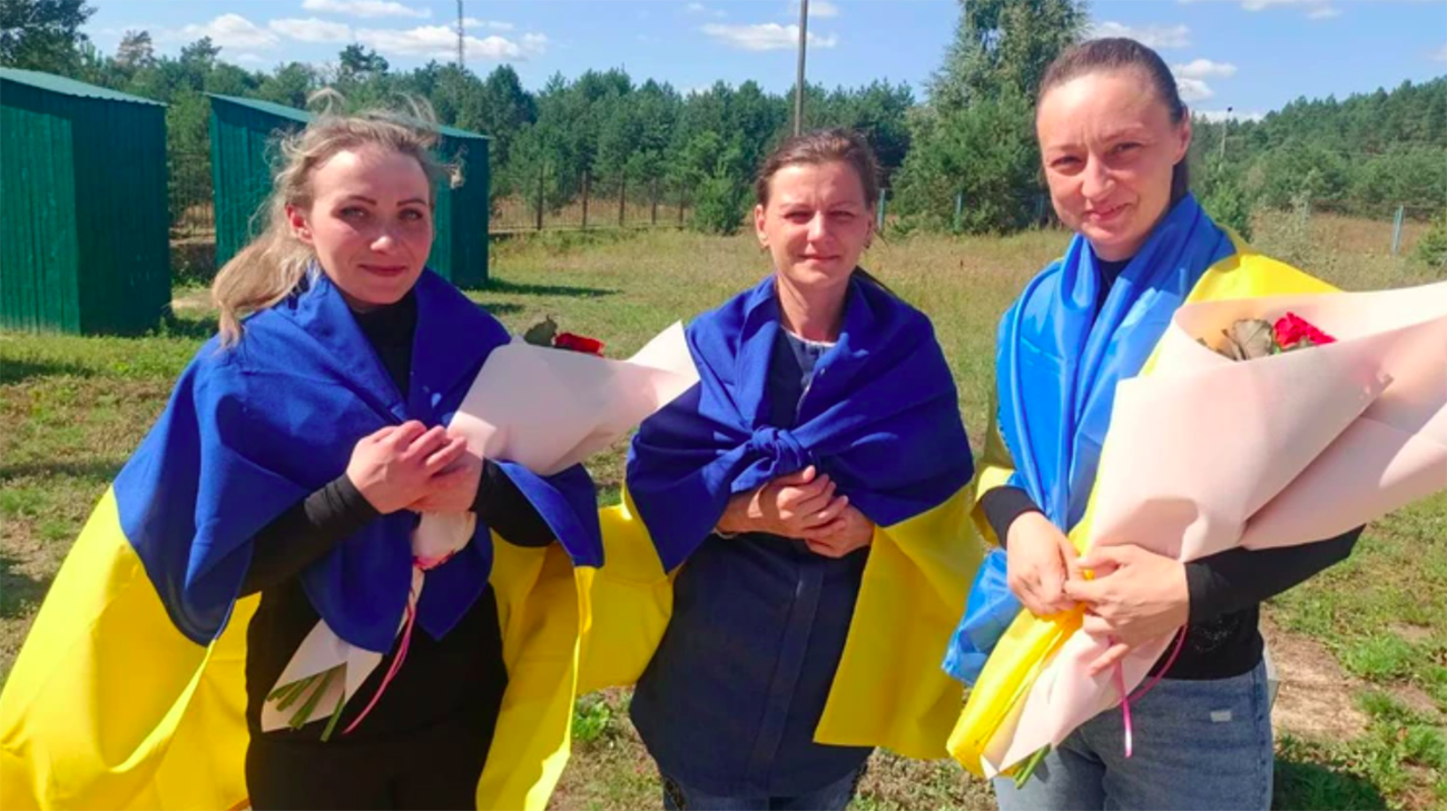 Three civilian Ukrainian women brought back from Russian captivity