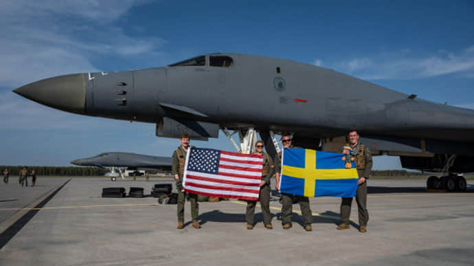 Американские бомбардировщики приземлились в Швеции впервые в современной истории