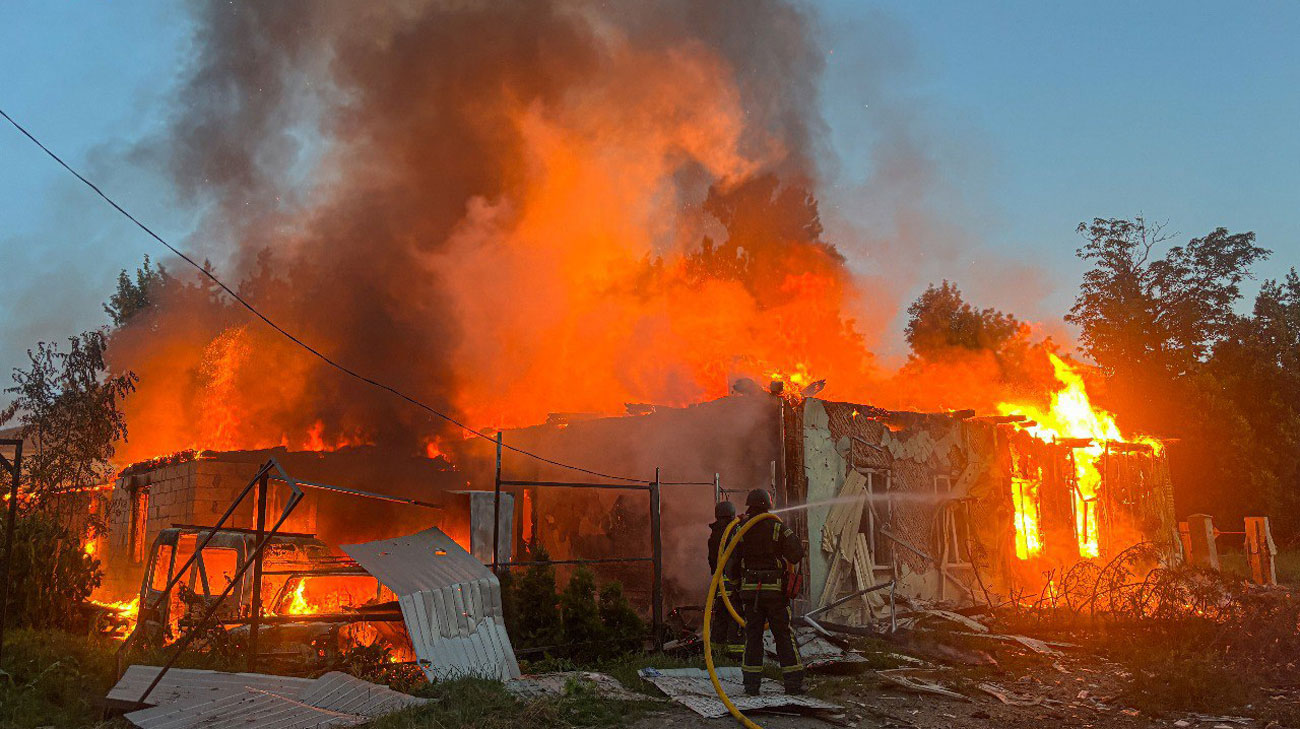 Russians hit civilian infrastructure in Sumy Oblast: 2 killed, 4 injured – photo, video
