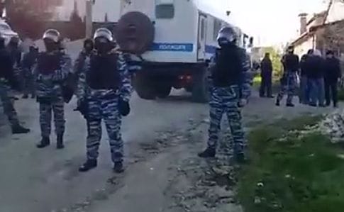 У Бахчисараї у кримських татар проводять обшуки