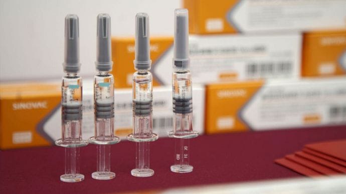 Ляшко обіцяє, що з вакциною CoronaVac скоро пускатимуть у Європу