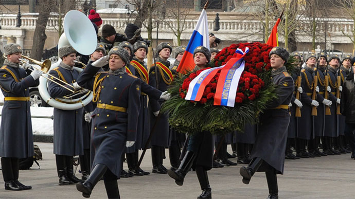 Russians figure out how to celebrate anniversary of war: Knit socks and clean graves  