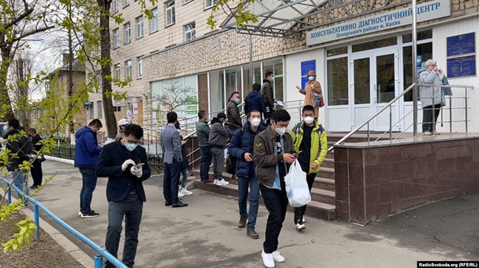 В Одесі від коронавірусу вакцинували тисячу громадян Китаю