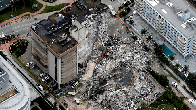 У США призупинили рятувальну операцію на обвалі будівлі біля Маямі 