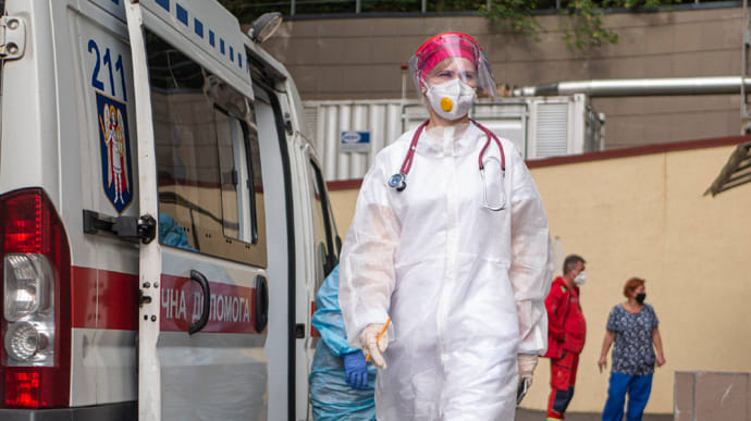 Covid набирает обороты: в Киеве за сутки 39 смертей и сотни госпитализаций