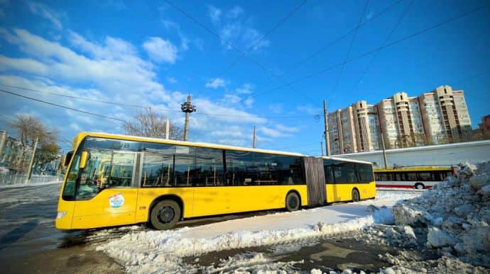 Одессе передали автобусы, но водителей из-за войны не хватает. Будут обучать женщин