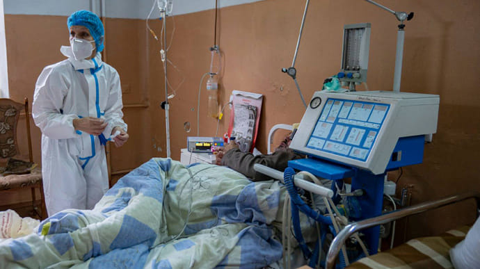В Україні за добу майже 6 тисяч нових хворих і 278 смертей від Covid-19
