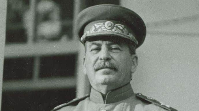 New cult: Stalin will be shown not as a tyrant, but as a defender in new Russian textbooks