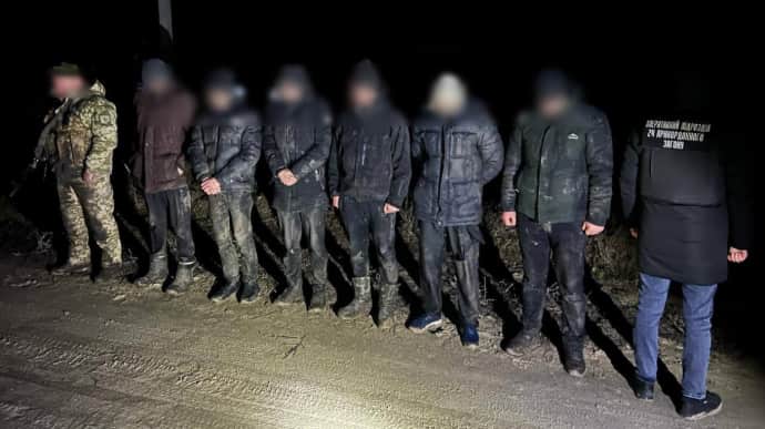 Сбежать через Приднестровье: на границе поймали группу мужчин