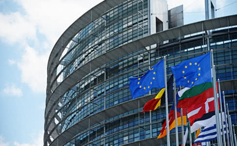 Європарламент позачергово збереться через коронавірус