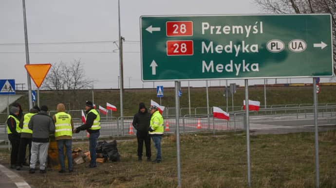 Polish farmers may block entire border with Ukraine in December