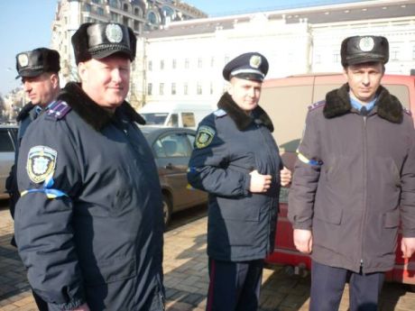 Міліціонери з Майданом. Фото Світлани Остапи