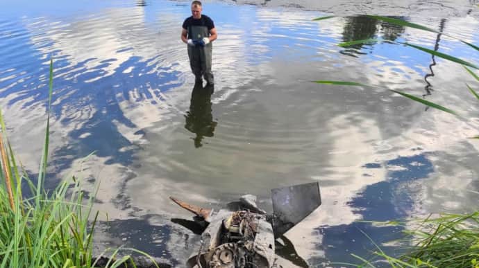 Pieces of Russian Kh-101 cruise missile found in pond in Kyiv