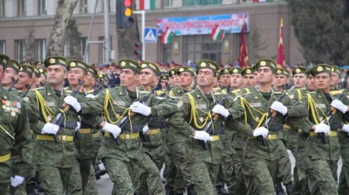 Киргизстан і Таджикистан відправлять своїх військових до Казахстану