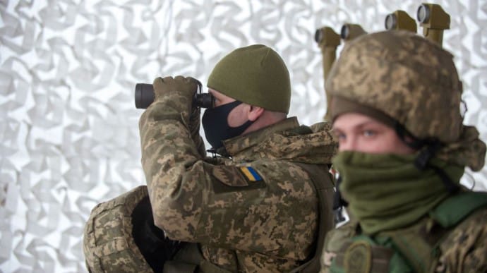 Зеленский по возвращении в Украину поручил увеличить обеспечение войск