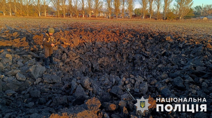 Полицейские попали под обстрел в Донецкой области: четверо раненых